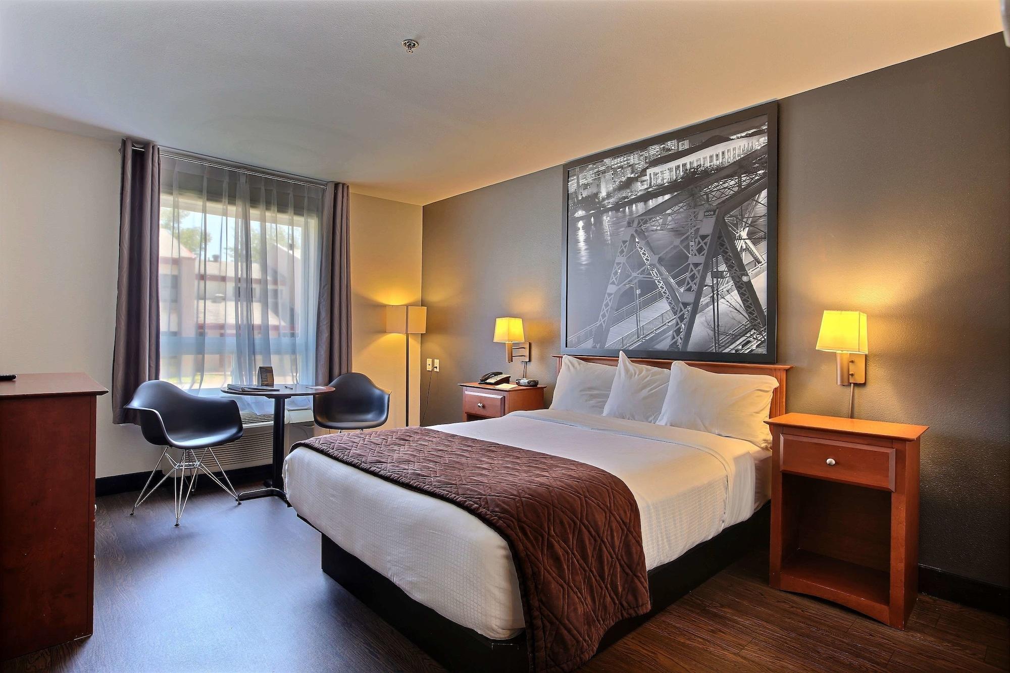 Super 8 By Wyndham Trois-Rivieres Hotel Exterior photo
