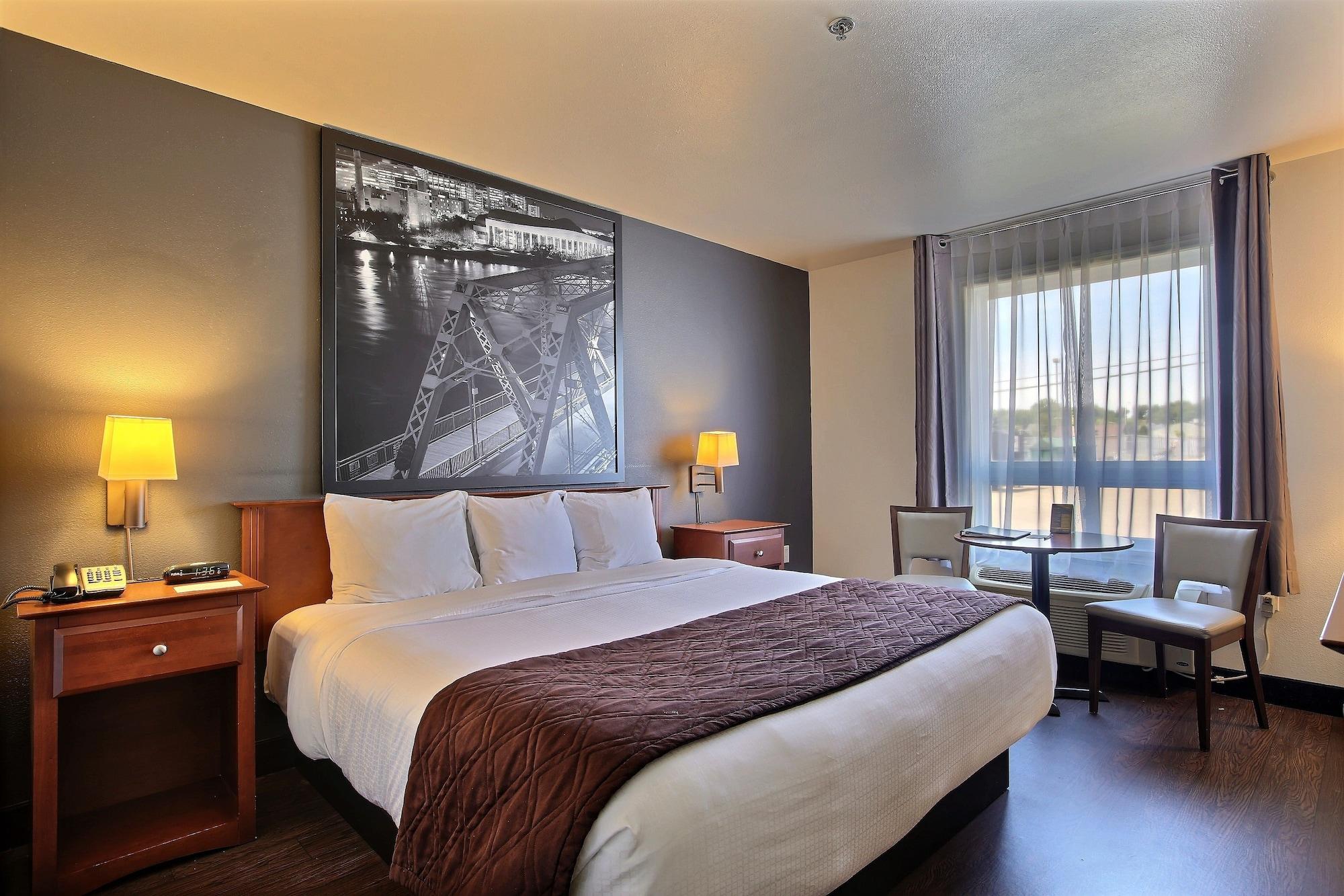 Super 8 By Wyndham Trois-Rivieres Hotel Exterior photo