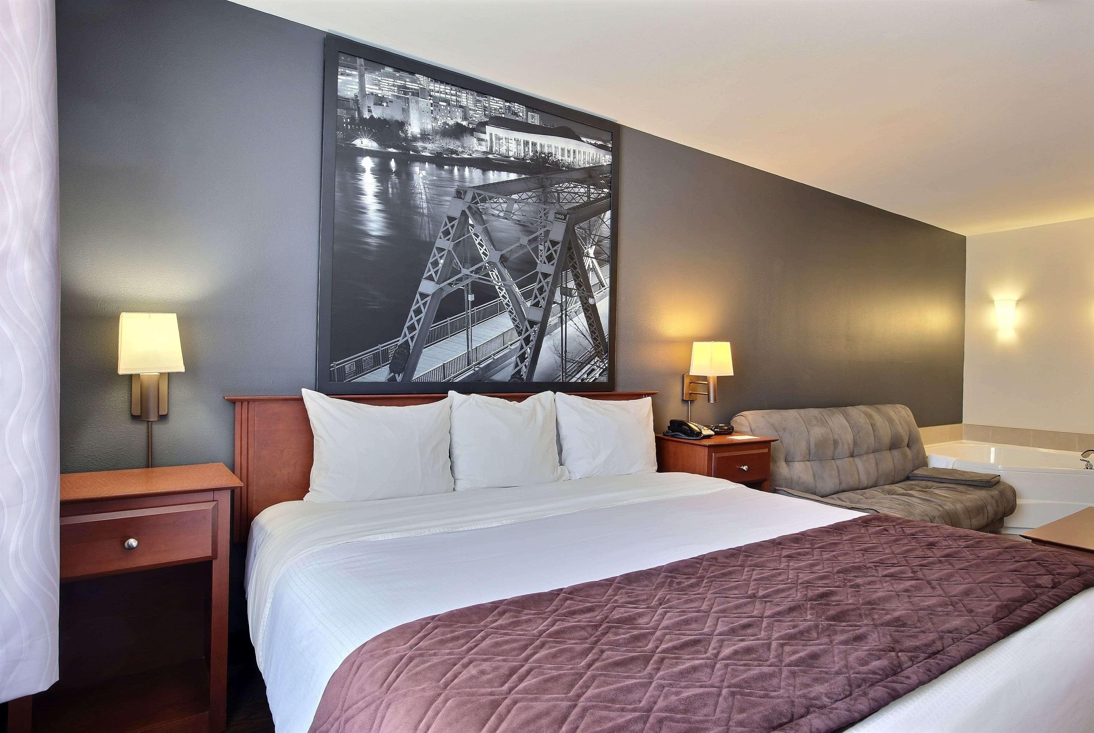 Super 8 By Wyndham Trois-Rivieres Hotel Exterior photo