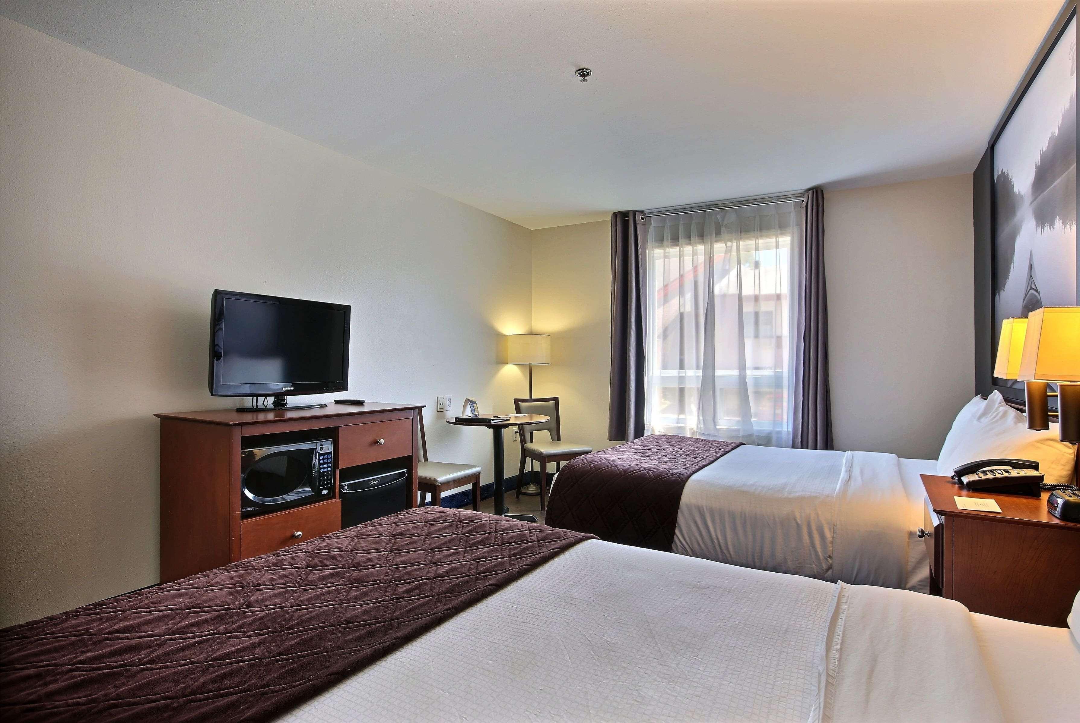 Super 8 By Wyndham Trois-Rivieres Hotel Exterior photo