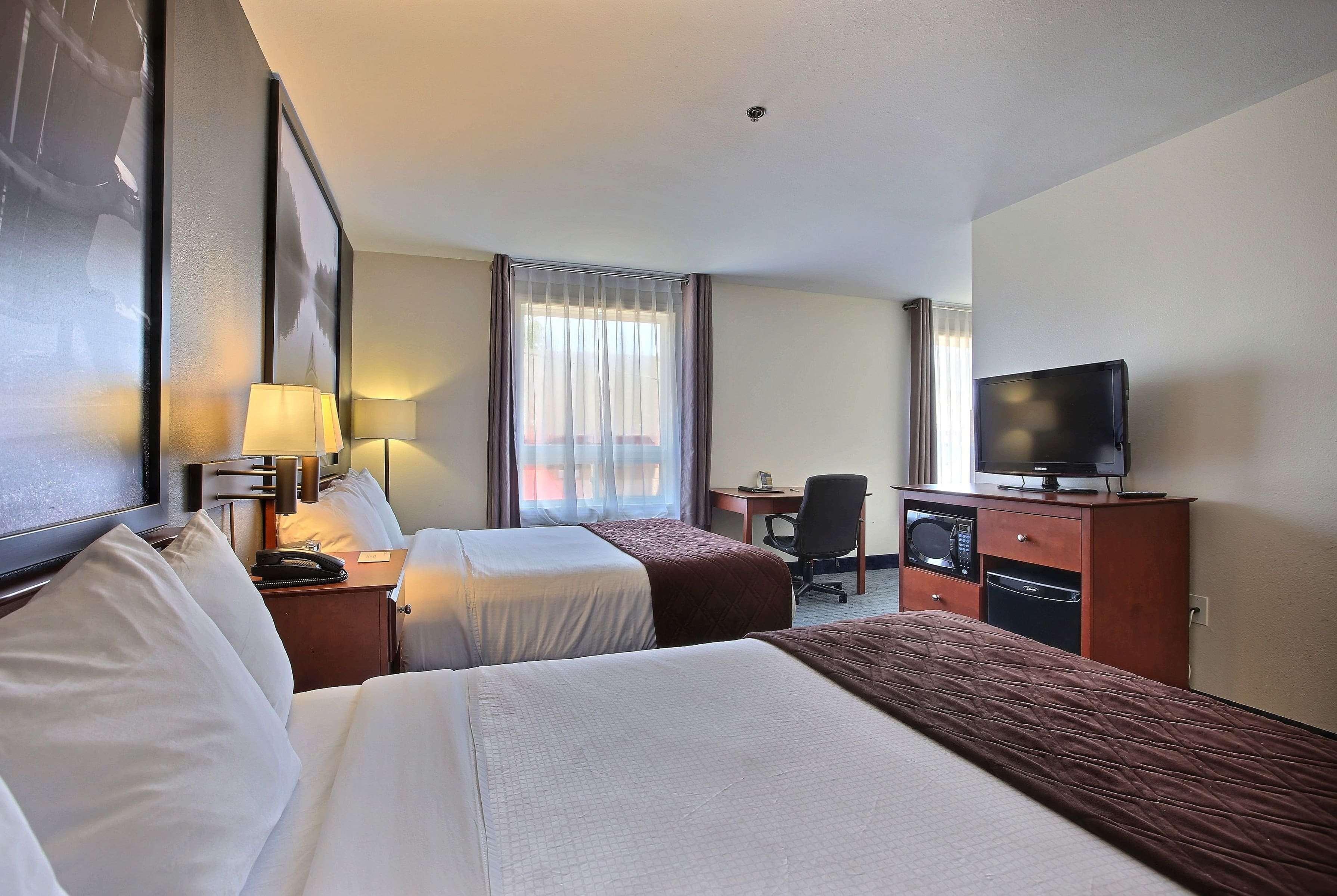 Super 8 By Wyndham Trois-Rivieres Hotel Exterior photo