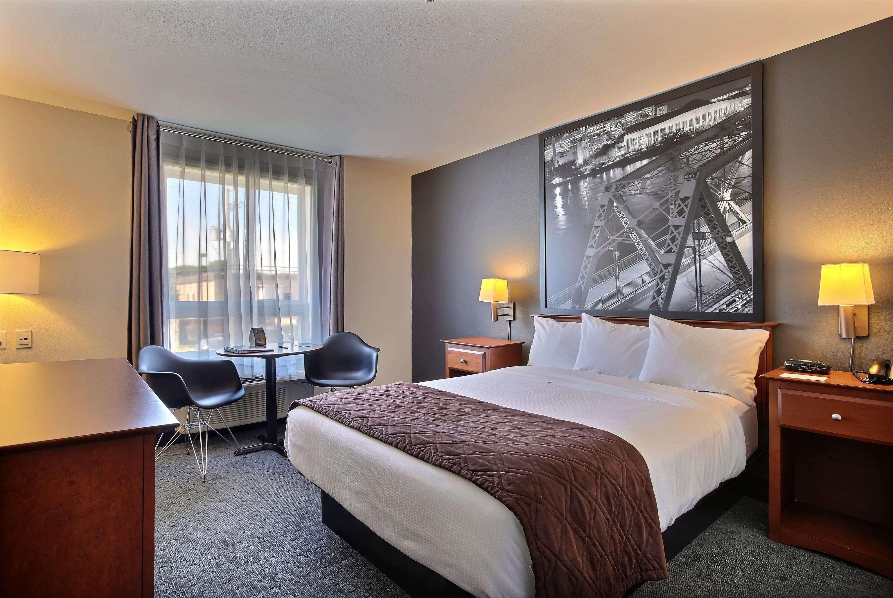 Super 8 By Wyndham Trois-Rivieres Hotel Exterior photo