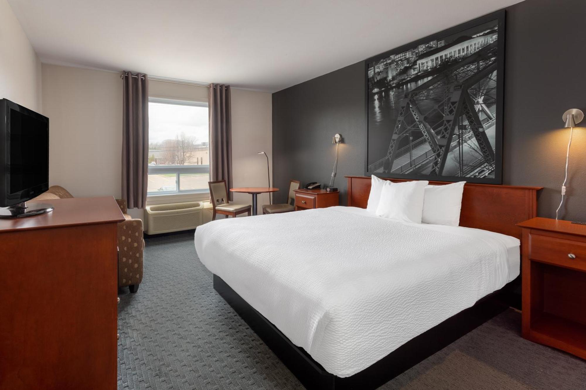 Super 8 By Wyndham Trois-Rivieres Hotel Exterior photo